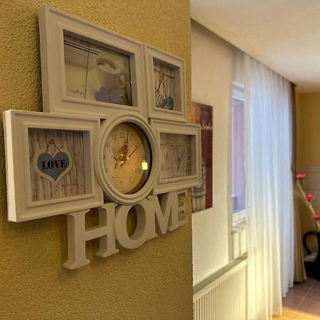 Ora-Prn,Peaceful Central Apartment Prisztina Zewnętrze zdjęcie