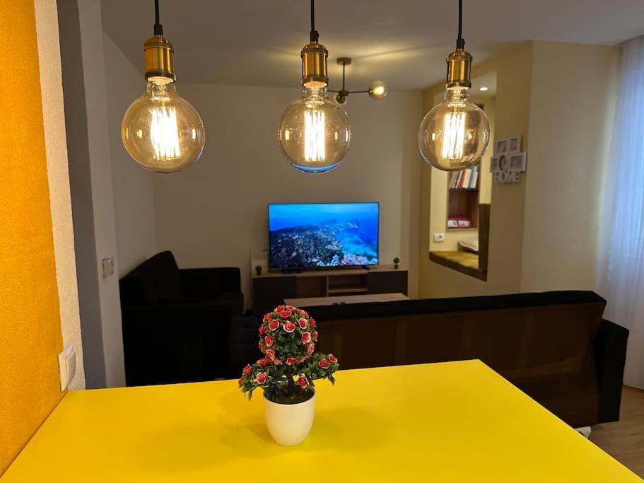 Ora-Prn,Peaceful Central Apartment Prisztina Zewnętrze zdjęcie
