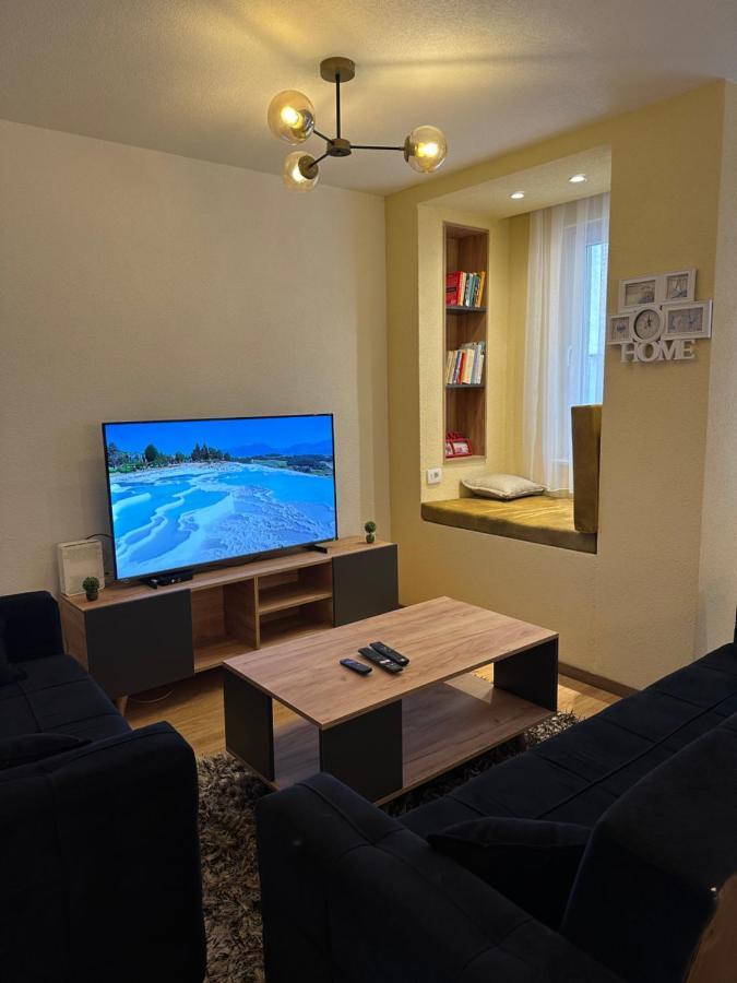 Ora-Prn,Peaceful Central Apartment Prisztina Zewnętrze zdjęcie